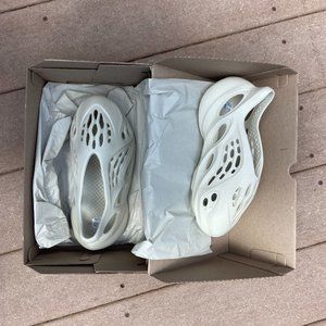 adidas Yeezy Foam RNNR